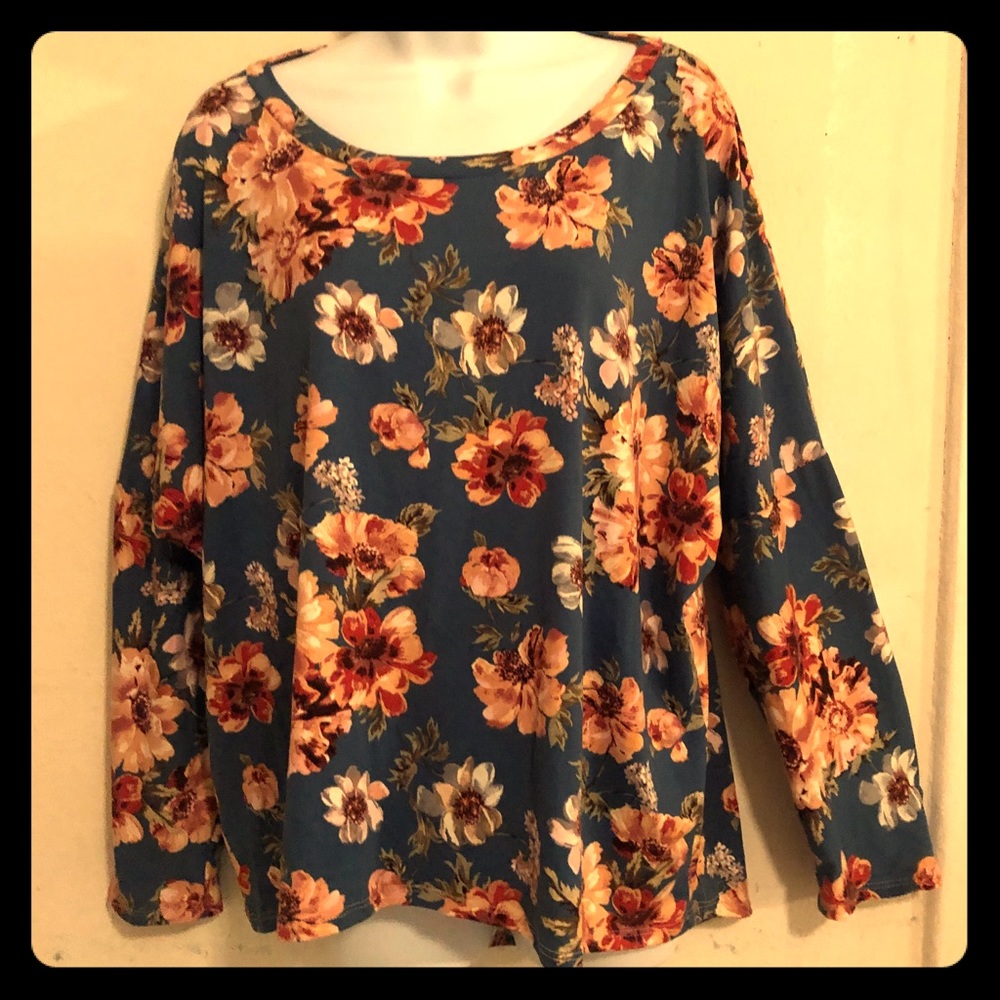 Loose fitting long sleeve top